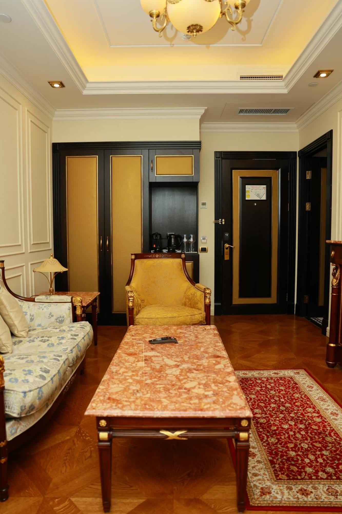 Golden Palace Hotel Jerevan Exteriör bild