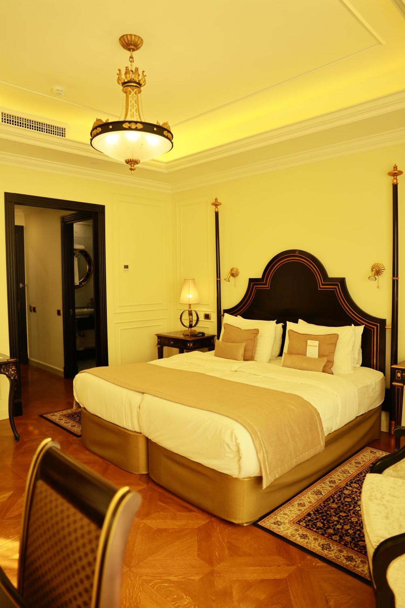 Golden Palace Hotel Jerevan Exteriör bild