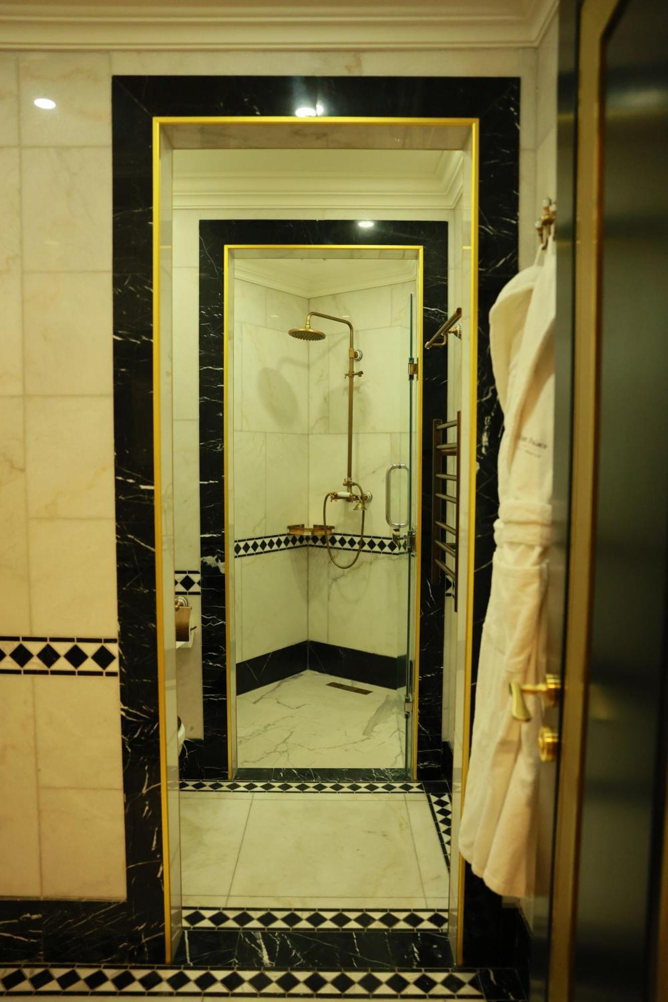 Golden Palace Hotel Jerevan Exteriör bild